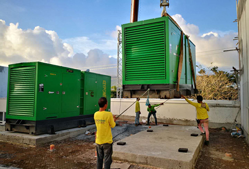 Dos unidades de generadores Cummins de 500 kVA con paneles de sincronización para Wanda Plaza en Manilla, Filipinas